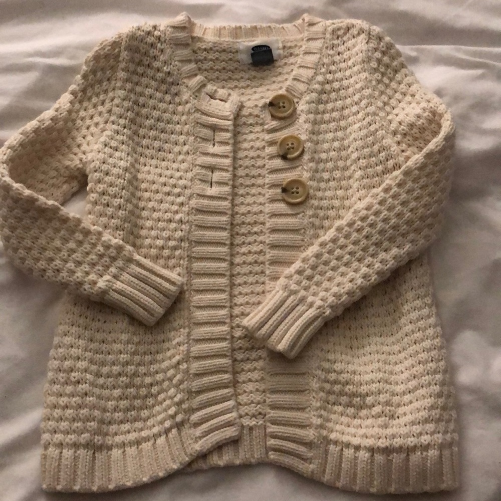 Old Navy Cable Knit Style Sweater 🌻